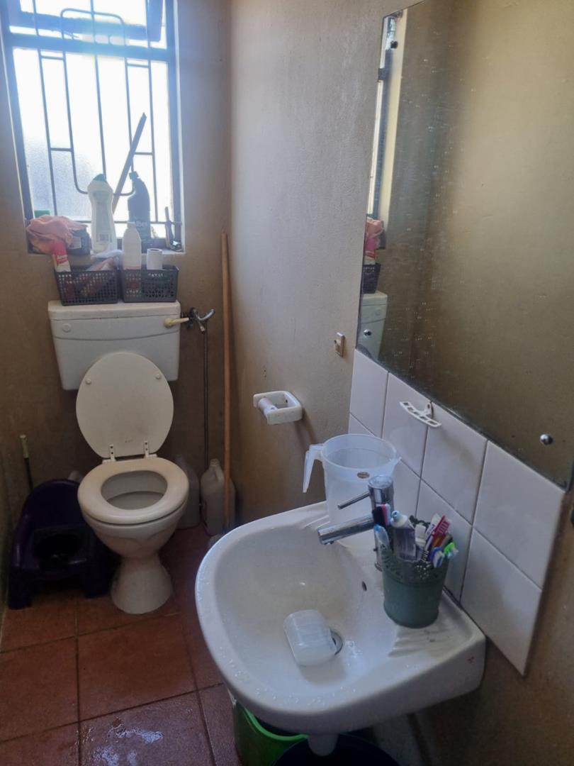 6 Bedroom Property for Sale in Bellville South Western Cape
